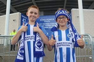 Images Dated 19th August 2017: Premier League 19Aug17: Leicester City vs. Brighton & Hove Albion - Intense Clash at King Power
