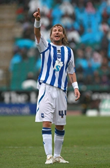 Cheltenham Town Prints: Robbie Savage in Action for Brighton & Hove Albion FC