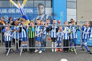 Images Dated 8th April 2015: Seagulls Priority Open Training Day at Amex Stadium, April 8, 2015