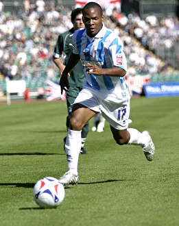 Images Dated 17th May 2006: Sebastian Carole dribbles