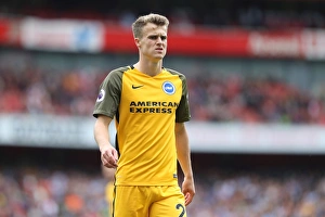 Arsenal 01OCT17 Prints: Solly March in Action: Arsenal vs