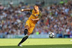 Images Dated 6th August 2017: Steve Sidwell in Action: Brighton & Hove Albion vs Atletico de Madrid (06AUG17)