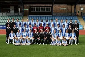 Images Dated 28th August 2007: Team Picture with mascots