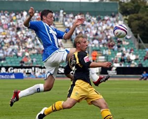 Images Dated 28th September 2007: Tommy Elphick in Action: Brighton & Hove Albion vs. Yeovil Town (September 2007)